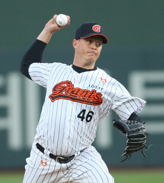 옥스프링의 선발 역투모습